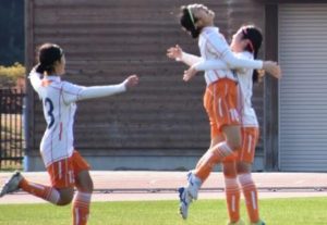 女子サッカー部が大応援背にインカレ初戦を突破 News Information 愛知東邦大学